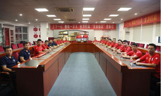 澳克士智能照明攜手光之聯(lián)足球俱樂部：跨界合作，共創(chuàng)輝煌未來